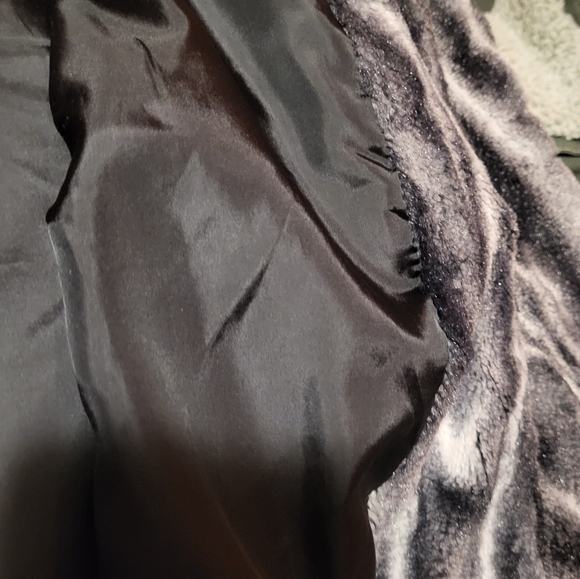 Alfred Dunner Black Zebra Print Faux Fur Jacket Cape One Button Size 18W - Picture 4 of 6